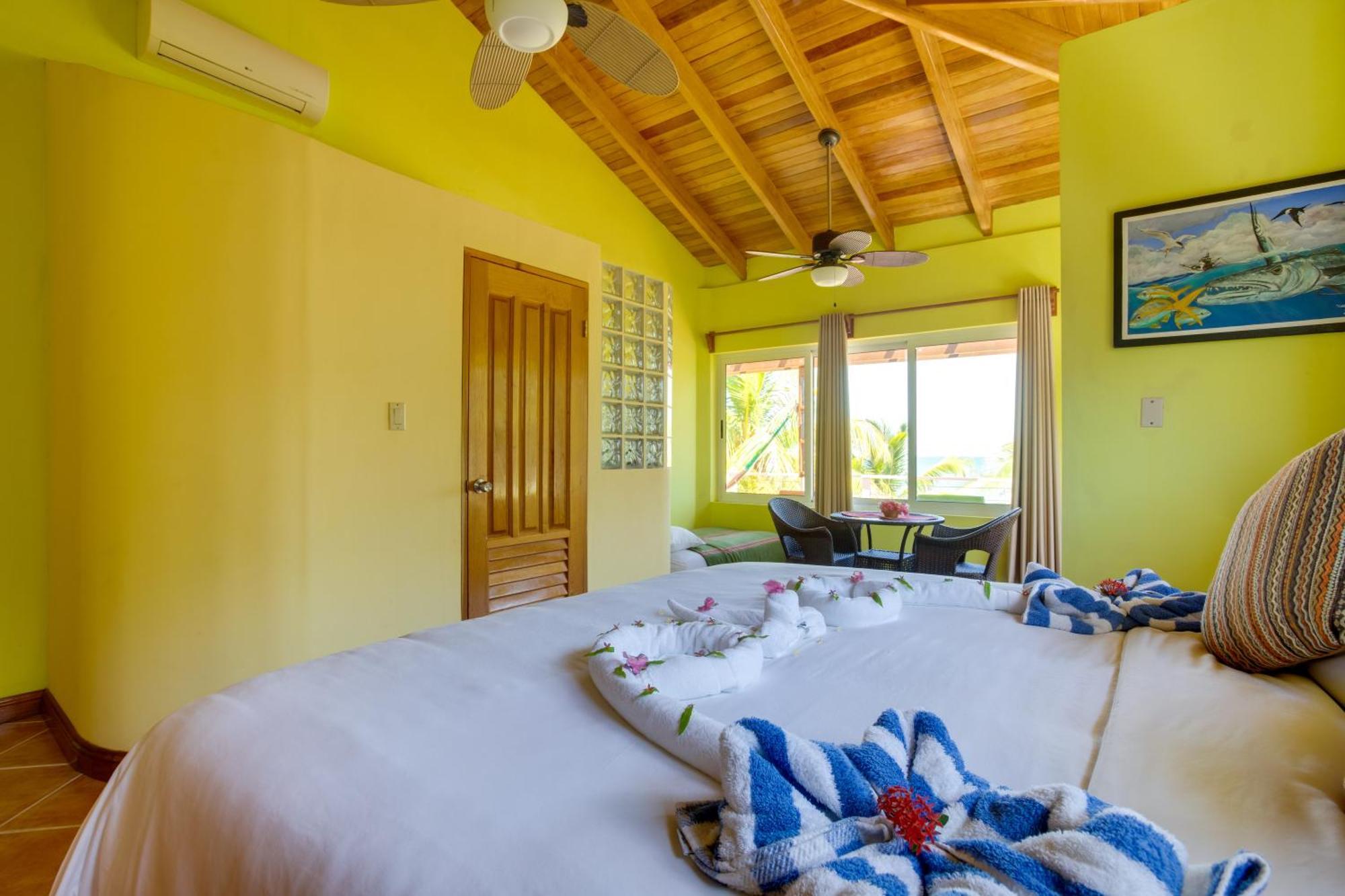 Laru Beya Resort Placencia Exterior photo
