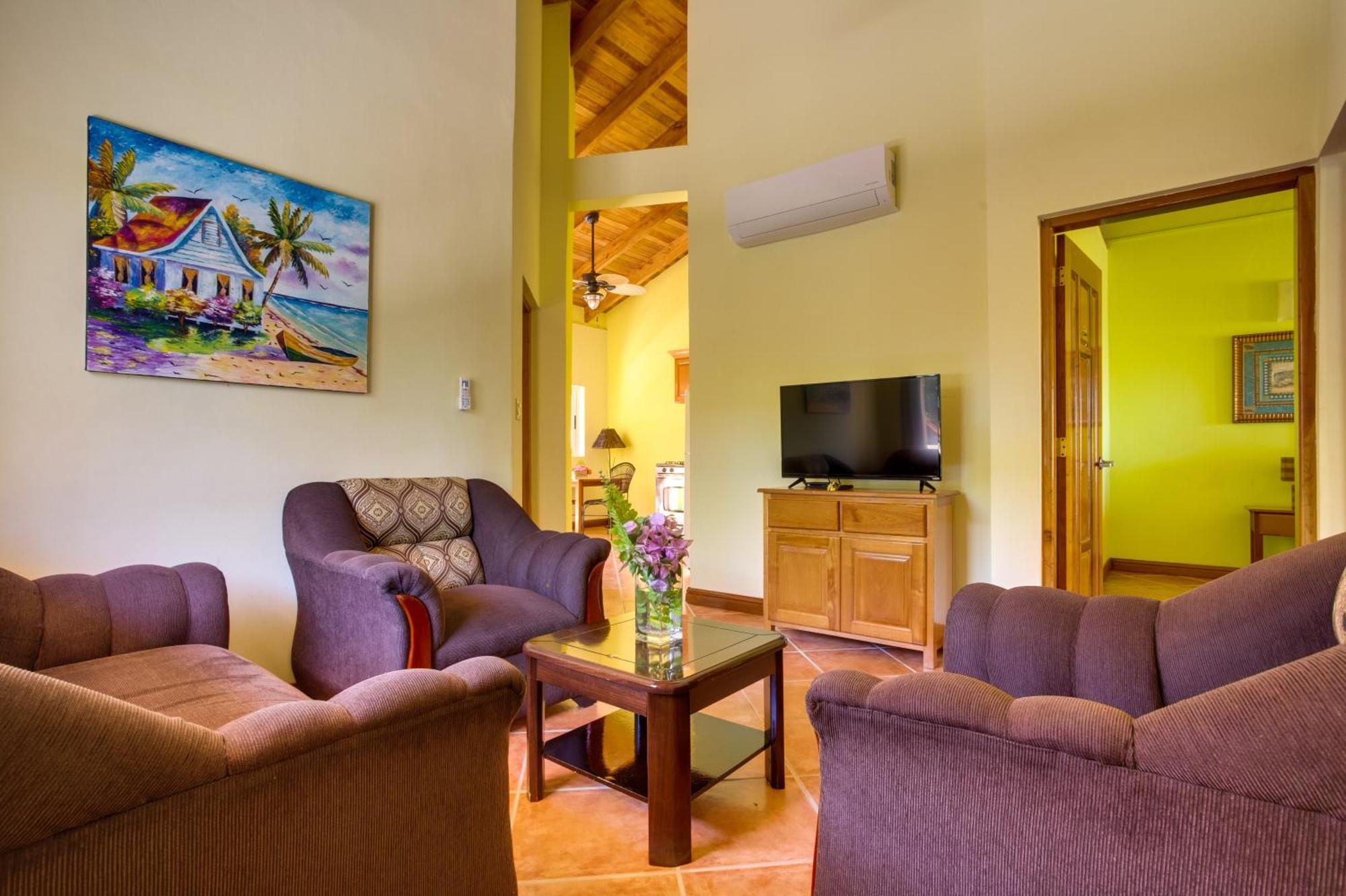 Laru Beya Resort Placencia Exterior photo